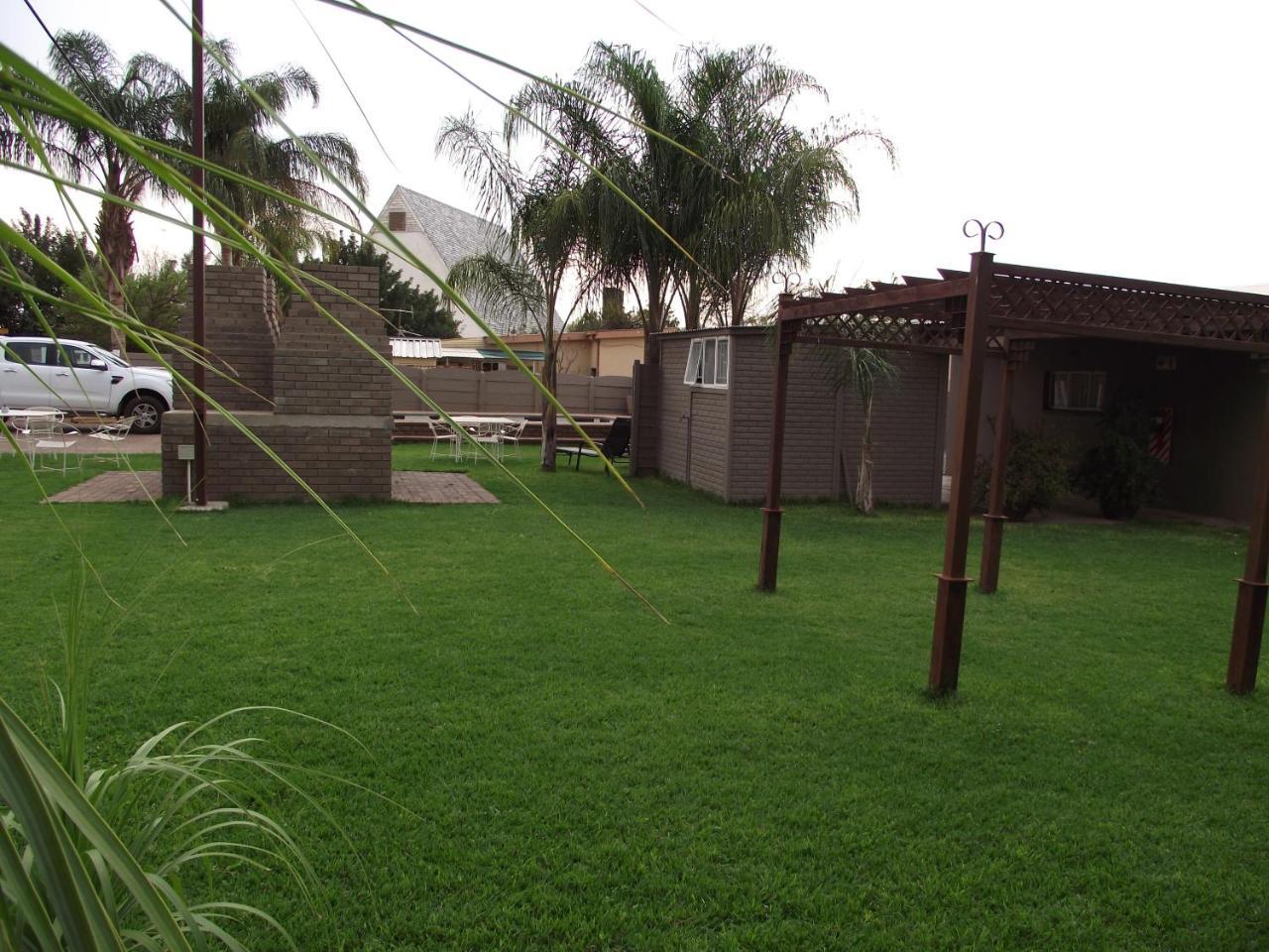 De Nachtuilen Guesthouse Upington Exterior photo