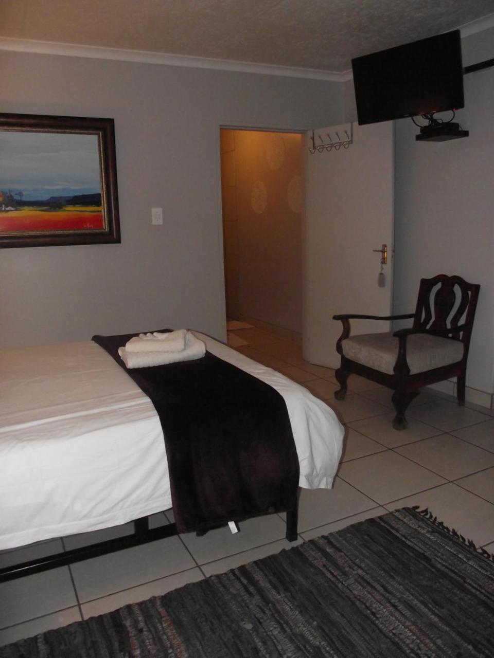 De Nachtuilen Guesthouse Upington Exterior photo