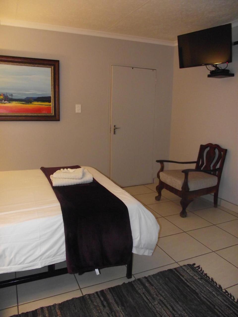 De Nachtuilen Guesthouse Upington Exterior photo