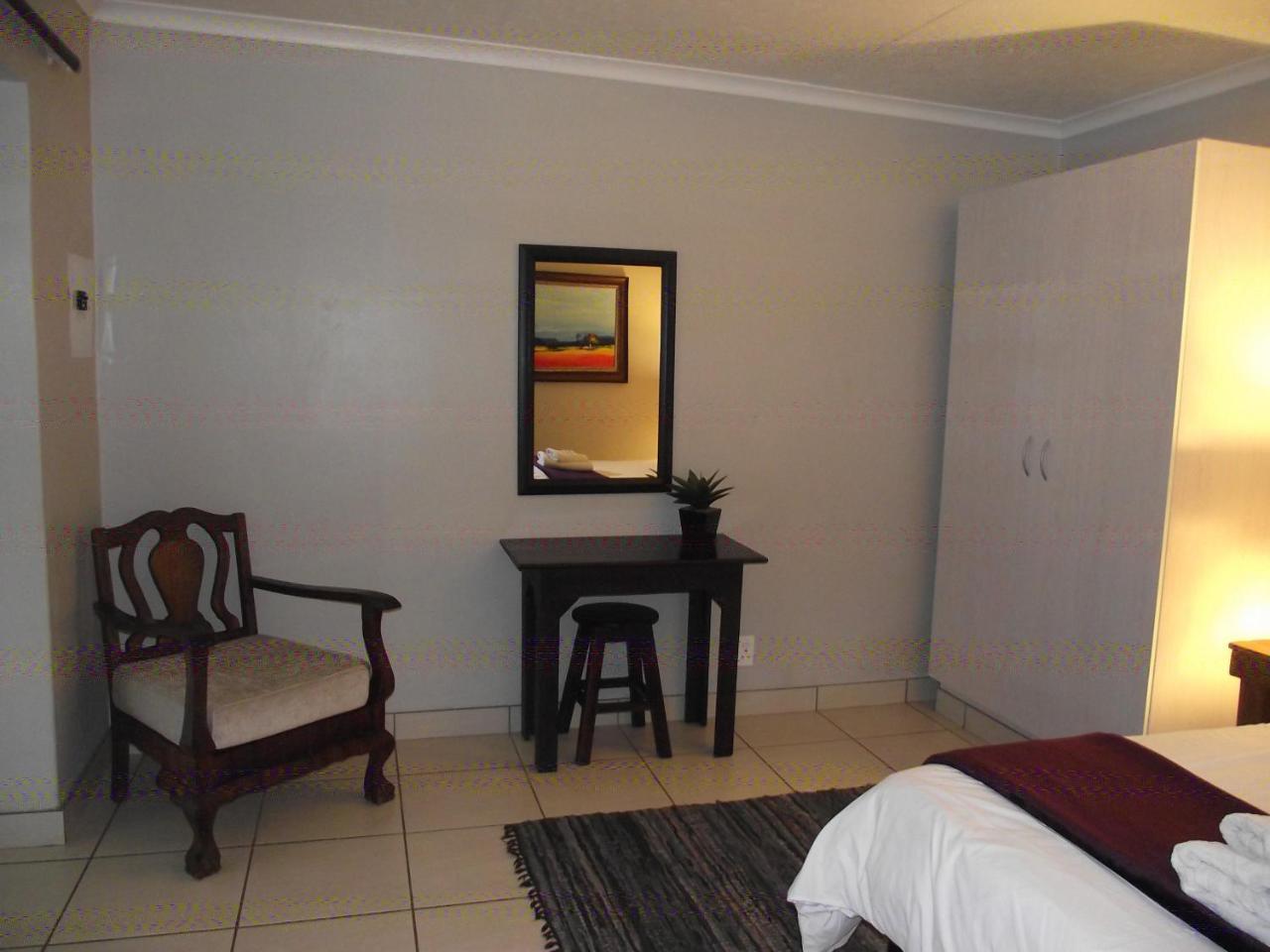 De Nachtuilen Guesthouse Upington Exterior photo
